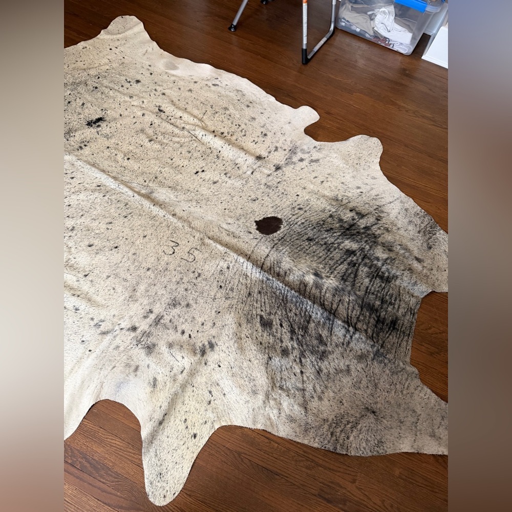 Natural Texas Cowhide Rug in Black and Cream - Picture 5 of 9